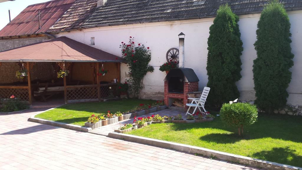 Hotel Casa Lenke Săcele Exterior foto